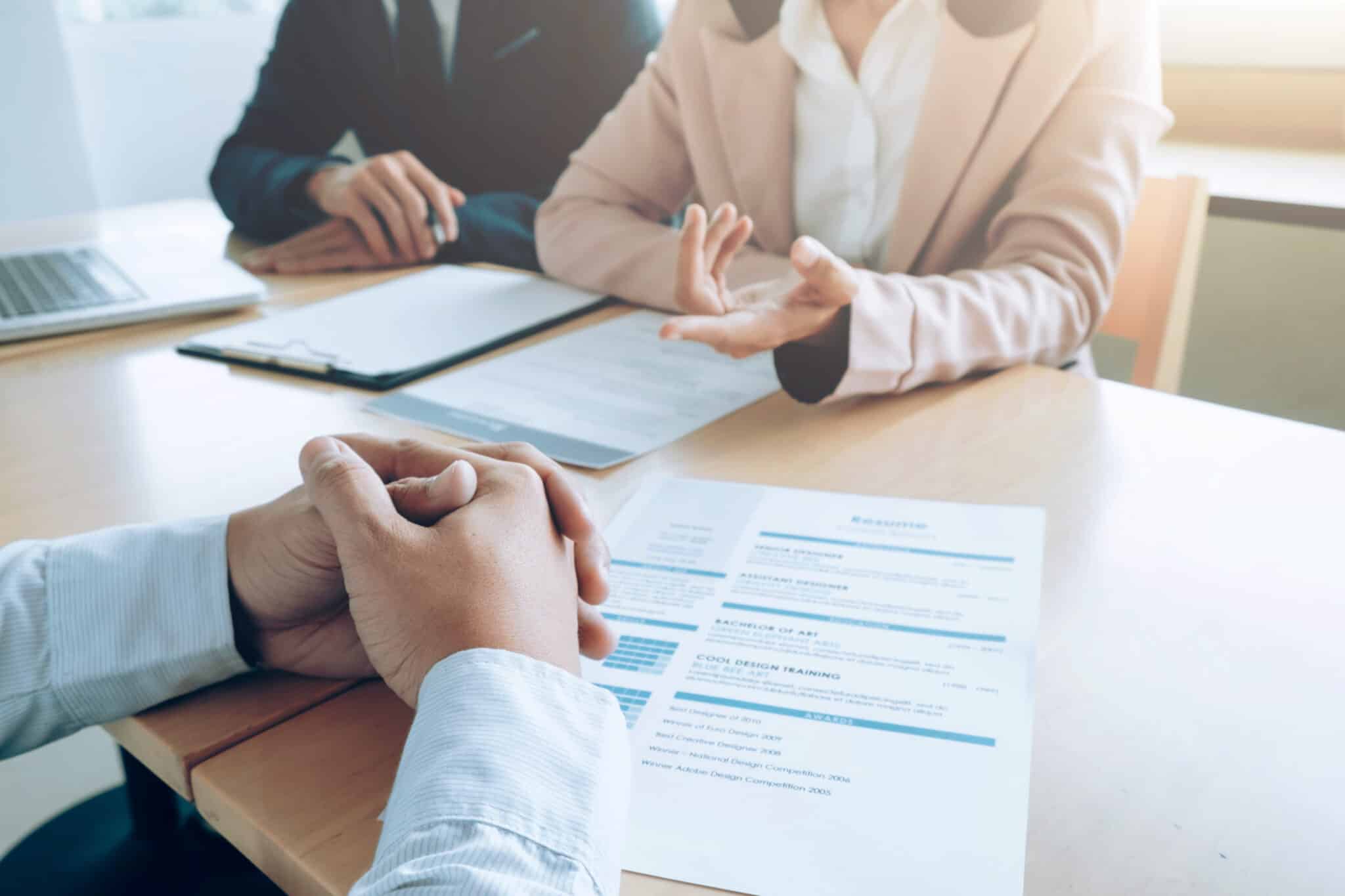 nous recrutons